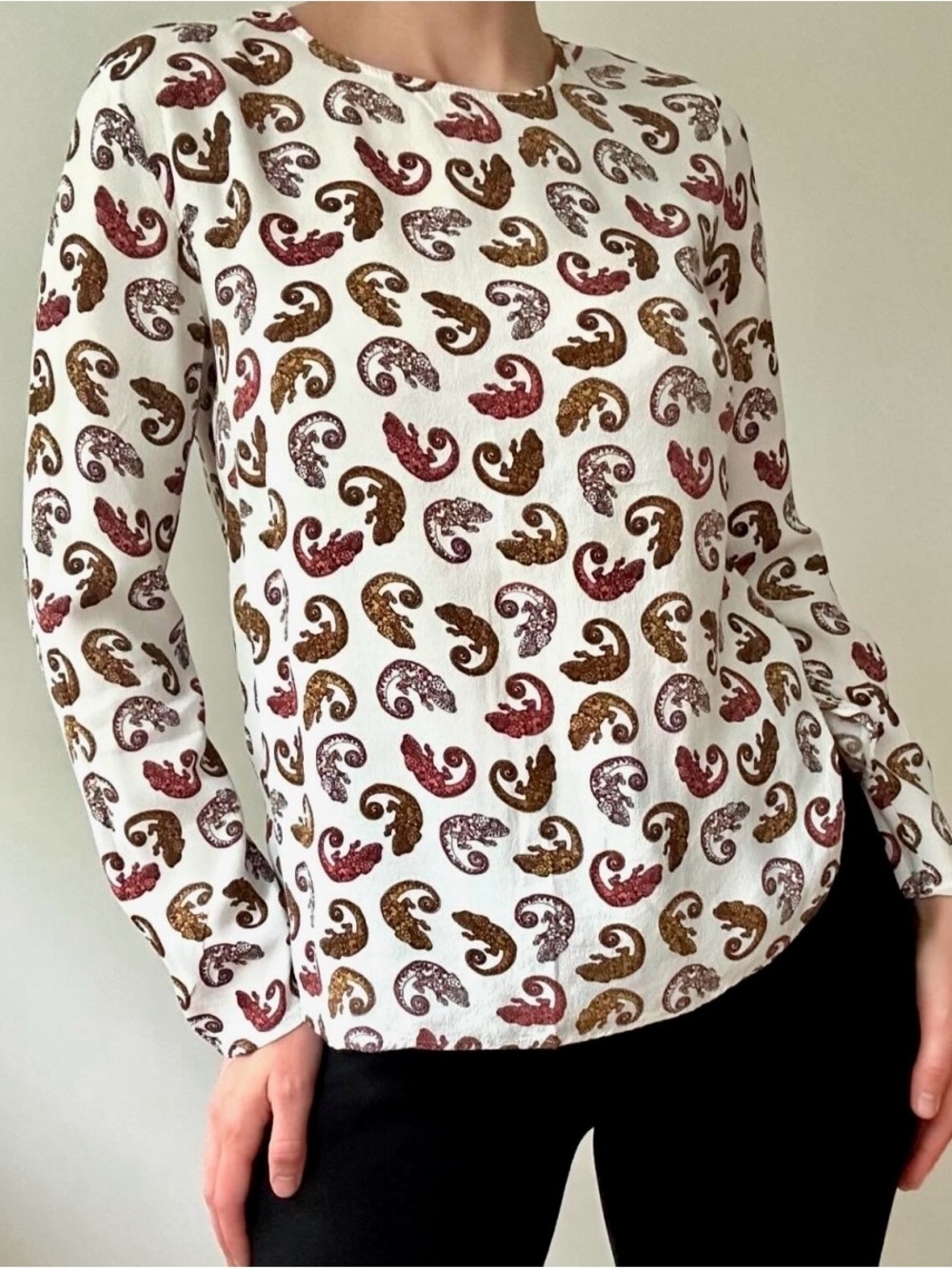 H&M| Whimsical Cream Gecko Print Long Sleeve Lightweight Novelty Blouse Sz 10